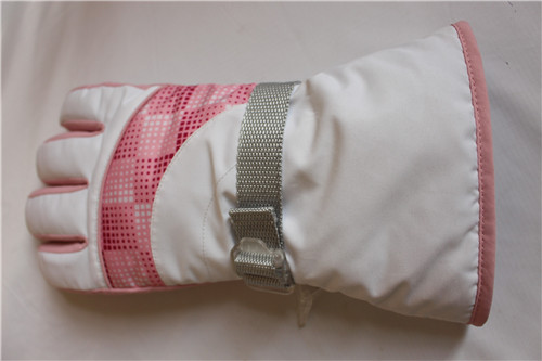 濟(jì)寧滑雪山手套廠