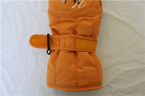 濟(jì)寧滑雪山手套廠